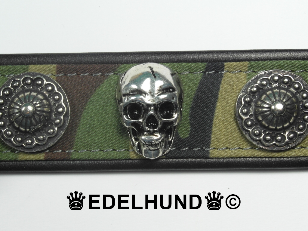 Luxus Hundehalsbänder Camouflage mit und ohne Totenkopf, in reiner  Handarbeit angefertigt. Riesen Auswahl. Versandkostenfrei deutschlandweit.